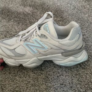 New Balance Women's White and Light Blue Sneakers